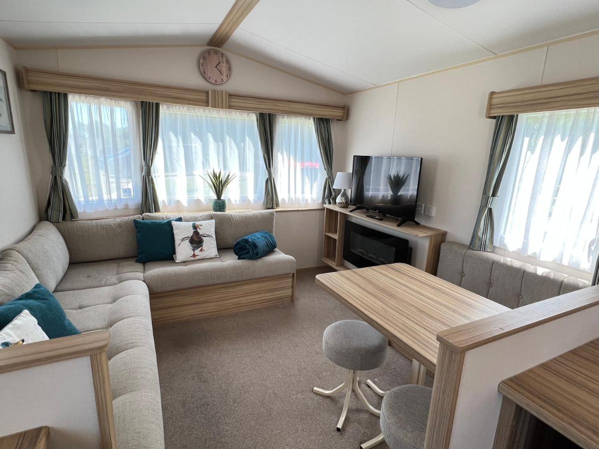 Mallard Corner, Cosy Cotswold Lakeview Lodge South Cerney Exteriér fotografie