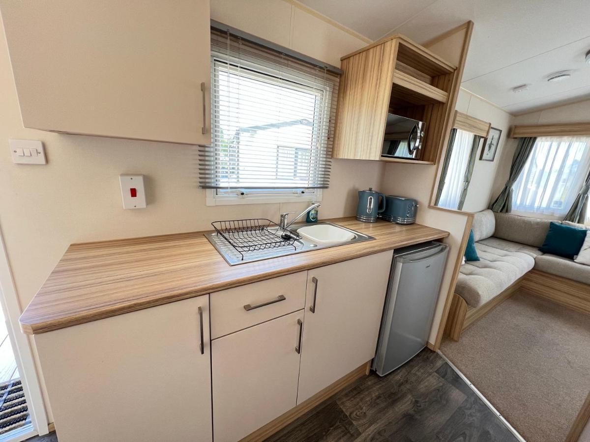 Mallard Corner, Cosy Cotswold Lakeview Lodge South Cerney Exteriér fotografie
