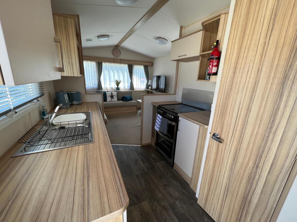 Mallard Corner, Cosy Cotswold Lakeview Lodge South Cerney Exteriér fotografie